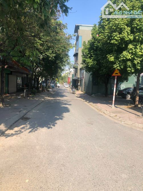 Bán đất TĐC Hoa Động, Vườn Hồ, Cự Khối 105m2, mặt tiền 8m, giá chào 12.6 tỷ - 1