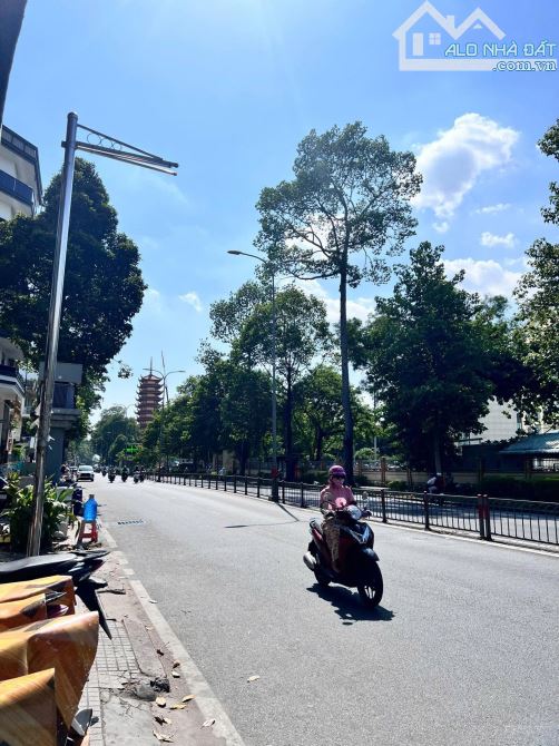 Cho thuê nhà 141 đường 3 tháng 2, Phường 10, Quận 10. 4 Tầng, 9pn, DT 4,5x27 chỉ 65tr - 1