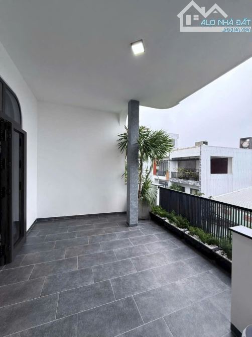 BÁN NHÀ 3 TẦNG MẶT TIỀN ĐƯỜNG HOÀ MINH 14- GẦN BIỂN- NGAY TRƯỜNG HỌC-DT 80M2- CHỈ 6,25 TỶ - 13