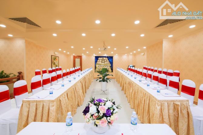 Chủ ngộp bank cần bán gấp khách sạn 5*** mặt phố Cầu Gỗ giá tốt nhất thị trường - 13