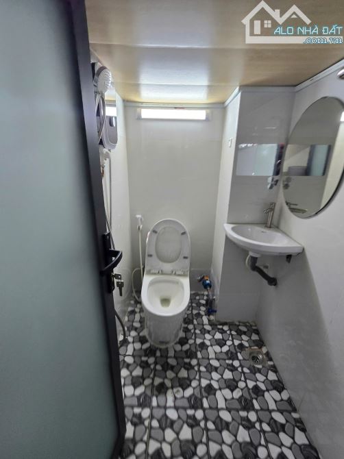 NHÀ 3 LẦU ST , 8PN CÓ THANG MÁY THU NHẬP 45TR/TH NGUYỄN THỊ THẬP Q7 - 16