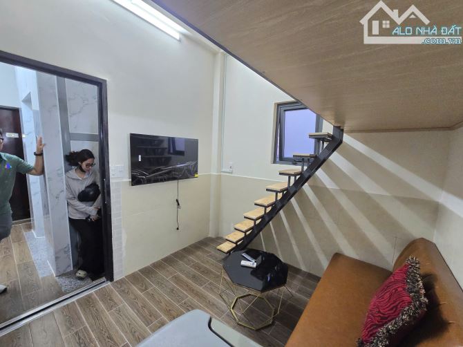 NHÀ 3 LẦU ST , 8PN CÓ THANG MÁY THU NHẬP 45TR/TH NGUYỄN THỊ THẬP Q7 - 18