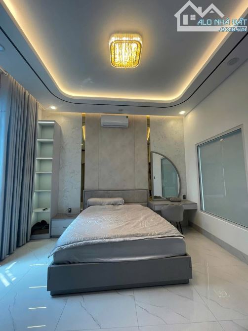 NHÀ 01 TRỆT 02 LẦU NGUYỄN TRÃI - VỊ TRÍ ĐẸP - 7,78x18,5m(NỞ HẬU 16M) - 2