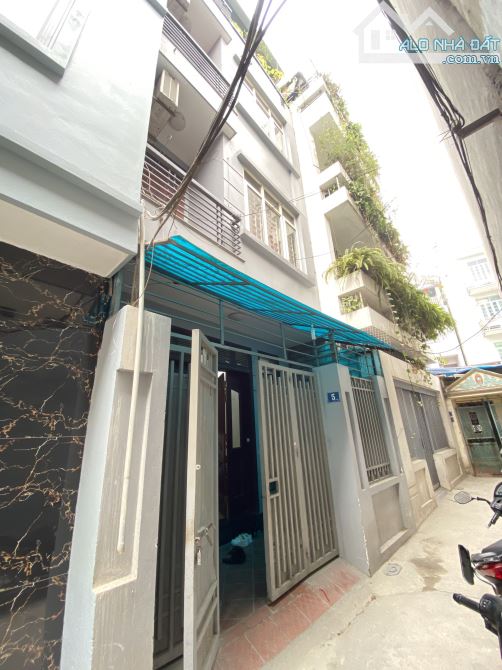 BÁN NHÀ DÂN XÂY Lạc Long Quân, Cầu Giấy 40m 5T MT5m. 8.7 tỷ - 2