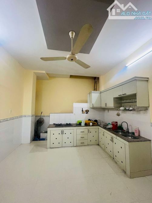 Cần bán nhà hẻm xe hơi, gần Phạm Văn Đồng, Linh Đông, Thủ Đức - 2