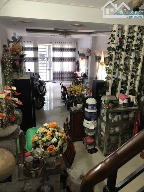 Chỉ 6.5 Tỷ Thương lượng, Bán Nhà 103M², 3 Tầng/3 P.Ngủ, HẺM Ô TÔ, Quang Trung Gò Vấp! - 2