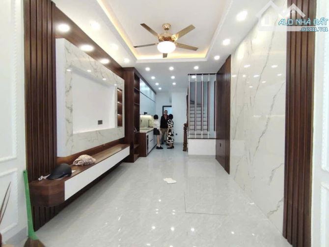 🌹BÁN NHÀ PHỐ  ĐÀM QUANG TRUNG - DIỆN TÍCH 31m - 5 TẦNG -  NHỈNH 6 TỶ ÔTÔ ĐỖ CỬA - NHÀ MỚI - 2
