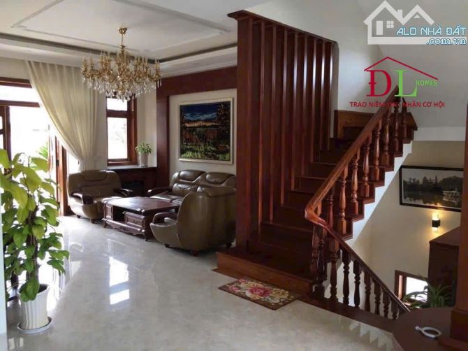 Bán biệt thự mặt tiền Đặng Thái Thân Phường 3 Đà Lạt view thung lũng - 2