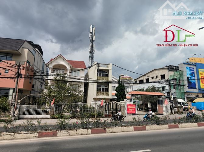 Bán biệt thự 652m2 mặt tiền Ba Tháng Tư P 3 , cửa ngõ thành phố , cung đường thương hiệu . - 2