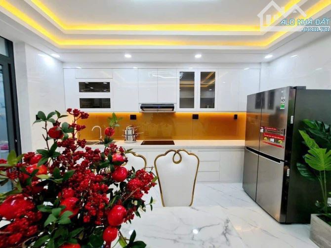 BÁN NHÀ GÓC 2 MẶT HẺM HUỲNH VĂN BÁNH, PHÚ NHUẬN CHỈ 6 TỶ - 4X10M NỞ HẬU 6M - 2