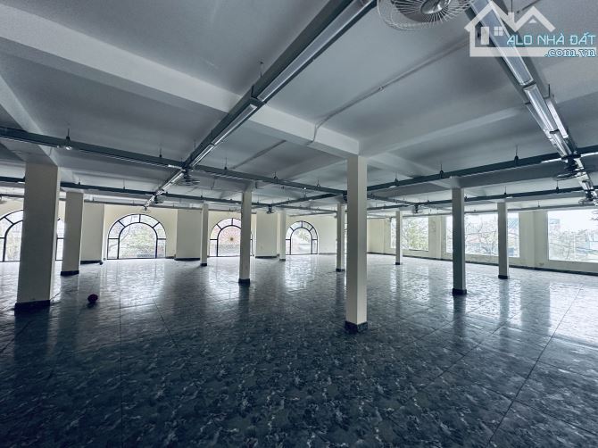 Cho thuê 600m2x3 tầng an khánh, gia thuê 39k/m2 - 2