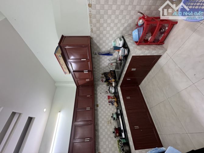 Chỉ 4.2 tỷ - bán nhà 3 tầng - 52m2 - 4x13 - Hẻm xe hơi thông - Ngay Lê Trọng Tấn - Bình Tâ - 2