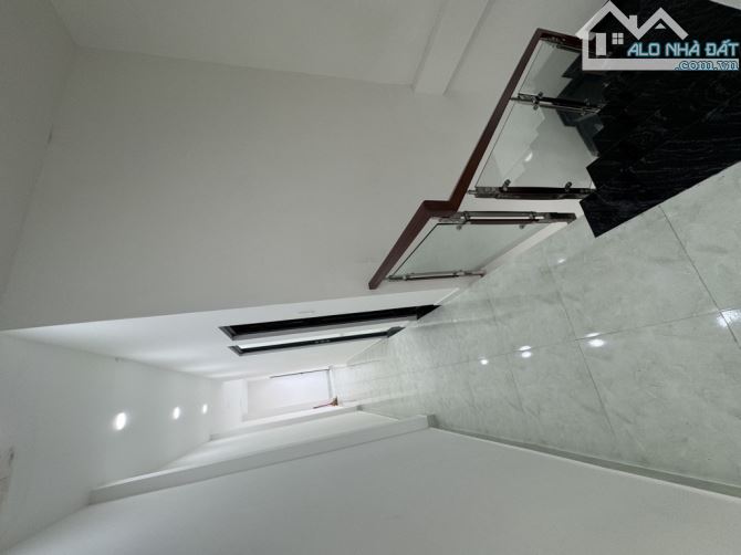 Ngang 4 tỷ có nhà mới 2 tầng 3 PN - 76m2 - 4x19 - HXH - Ngay Bà Hom - Giáp Quận 6 - 2
