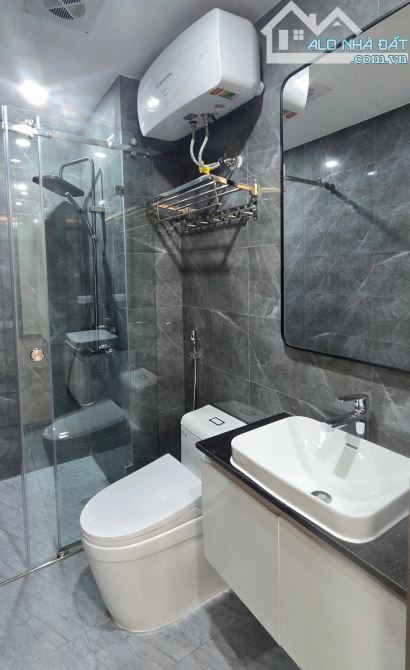 TRƯƠNG ĐỊNH, SÁT Ô TÔ, BA BƯỚC CHÂN RA MẶT PHỐ CÁCH BÃI ĐỖ XE 30M 5 TẦNG 40M2 7,6 TỶ - 2