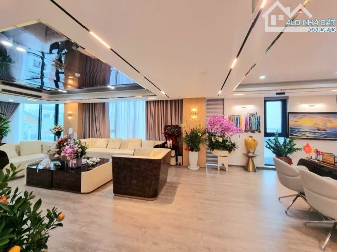 BÁN SIÊU PHẨM MP NGUYỄN XIỂN LÔ GÓC - HAI MẶT TIỀN BA MẶT THOÁNG - VỈA HÈ THÊNH THANG - 2