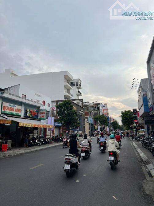 Cần Bán Nhà Mặt Tiền Đường Tô Hiến Thành, Quận 10 DTCN; 236m2 DT; 9x25 KC; 5 Tầng 2 MT - 2