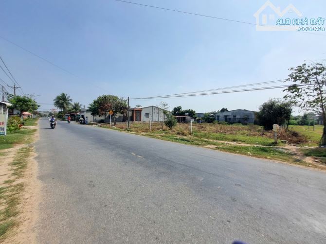 1182m2 có 400m2 thổ cư. 25m mặt tiền nhựa. 270tr 1m ngang - 2