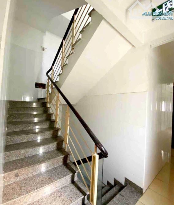 Bán căn nhà nghỉ mặt tiền đường Đào Sư Tích, Chủ cần tiền sang lại - 2