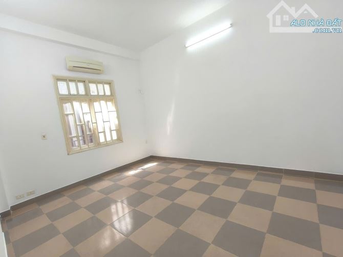 🔥 Nhà 4 Tầng mặt tiền đường Nguyễn Chí Thanh ( kẹp kiệt )  giá bao rẻ 15 tỷ - 2