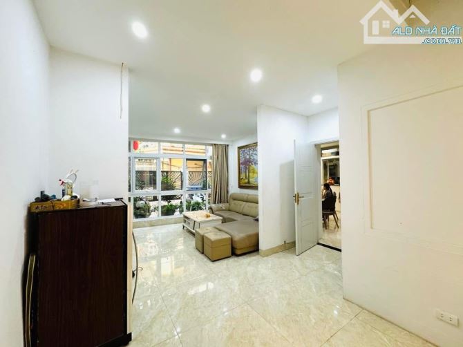 Biệt thự sân vườn phố Vũ Miên, Tây Hồ, 164m2, 3 tầng, mặt tiền 11m, 50 tỷ - 2