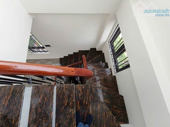 BÁN NHÀ 173 Hoàng Hoa Thám 48M² 7 TẦNG - MẶT TIỀN 4.2m - 15 tỷ - Ô TÔ ĐỖ CỬA - THANG MÁY - 2