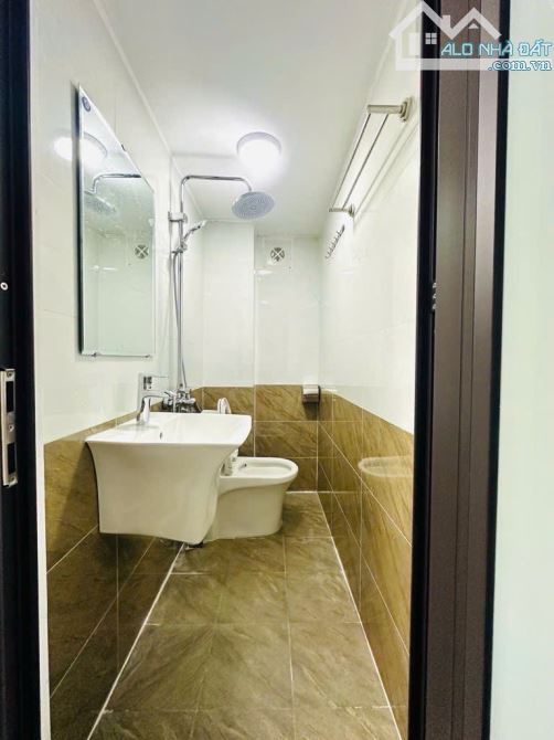 HÓT CỦA QUẬN HBT- PHỐ HỒNG MAI-6 TẦNG NHỈNH 4 TỶ-RỘNG THOÁNG- Ô TÔ ĐỖ - 2