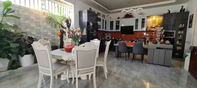 Chủ Ngộp Bán Gấp Villa Góc Hai Mặt Tiền 200m2 Ngang 10m Đường Vạn Hạnh Giá Chỉ 8,5 Tỷ - 2