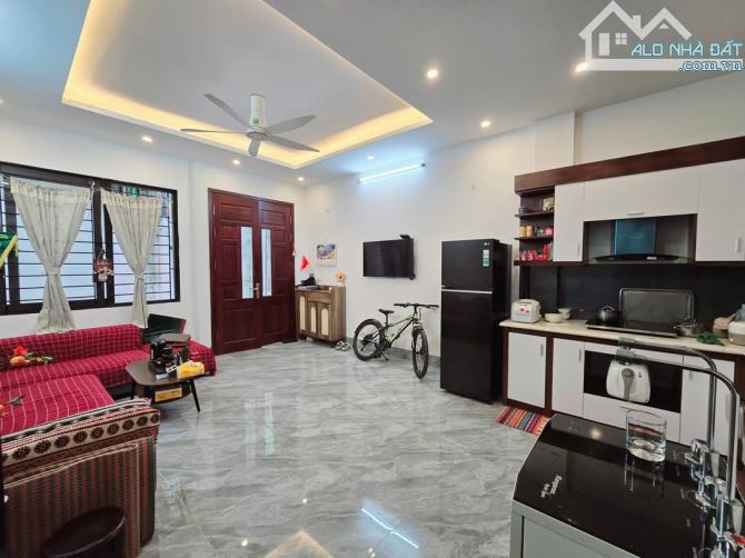 Cần bán nhà 30m2 ôtô cách 20m Phố Kẻ Vẽ phường đông ngạc  5 tầng - 2