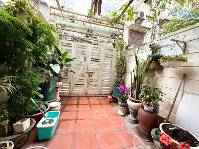 Bán nhà Đống Đa 81m Hoàng Cầu , phân lô, ô tô đỗ cửa, 2 thoáng, gần Hồ - 2