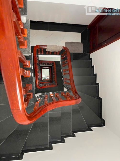 Siêu víp bán nhà mặt ngõ phố Trạm -Long Biên 60m2 ngõ thông ,ô tô tránh 13,5 tỷ - 2