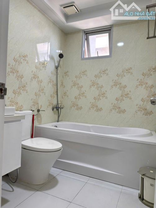 Chung cư 590, CMT8,P11, Quận 3:95m2,2p ngủ,2wc,NTCB, 14tr/th - 2