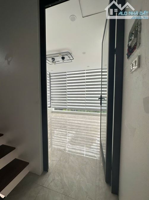 Cần Bán nhanh nhà mặt phố Bạch Đằng, 6 tầng, mặt tiền lớn 6m, 3 thoáng, Vỉa hè, ô tô tránh - 2