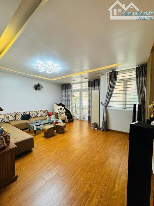 Vip! Ở ngay Lạc Trung, Phân lô bàn cờ, Thông các ngả, Gara. 75m2x6t, MT 6m. 22,5 tỷ - 2
