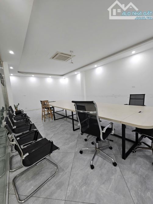 Bán nhà 3 Tầng Mặt Quốc Lộ 1A . Xuân Ổ B . dt 200m . mt 10m . hướng ĐN . giá 25 tỷ - 3