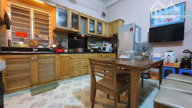 Cho thuê nhà ngõ 11 Khuất Duy Tiến- Thanh Xuân dt 55m x5 tầng, mt 4.5m. giá 20tr - 3