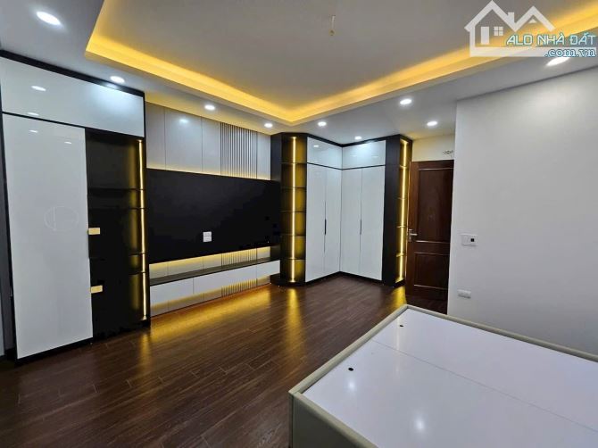 BÁN NHÀ TRƯƠNG ĐỊNH, DT 45M x 5 TẦNG, MT 4.9M, NHỈNH 8 TỶ, NHÀ THOÁNG TRƯỚC SAU,VỊ TRÍ ĐẸP - 3