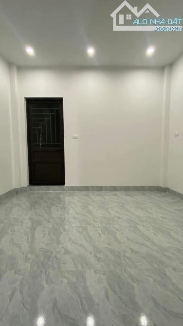 💥Siêu Hiếm nhà phố Tân Mai 5m ra ô tô chỉ hơn 4 tỷ. Diện tích 25m. 5 tầng. 3 ngủ. Sổ đỏ. - 3