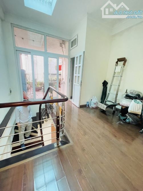 Phân Lô Kinh Doanh , gara 3 ô tô , Lê Văn Thiêm ,TX , 60m ,5 tầng nhỉnh 18 tỷ - 3