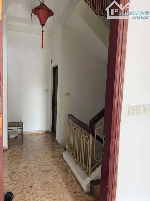 Bán Gấp Nhà Mặt Phố Trần Nhân Tông - Ngay Ngã Tư Bà Triệu. DT 232m2 x 2T. MT 6,2m - 3
