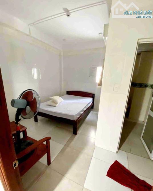 Bán căn nhà nghỉ mặt tiền đường Đào Sư Tích, Chủ cần tiền sang lại - 3