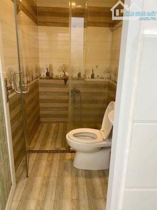 Cho thuê nhà mới 2 tầng (4x16m) 3PN hẻm C1 Phạm Hùng P5Q8 - 3
