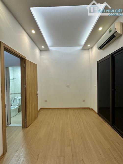 Bán nhà Chùa Bộc - Đống Đa. Diện tích 25m, 5 tầng, mặt tiền 4.2m. Giá 4.99 tỷ - 3