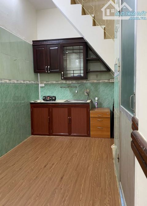 Cho thuê nhà mặt ngõ Văn Hương quận Đống Đa diện tích 21 m 3 tầng kinh doanh nhỏ giá 7tri - 3