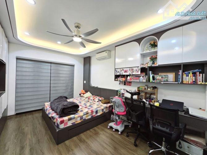 Nhà đẹp Hồ Tùng Mậu 48m. 5 tầng. Gần trường đại học lớn. Giao thông thuận tiện. 8,8 tỷ - 3