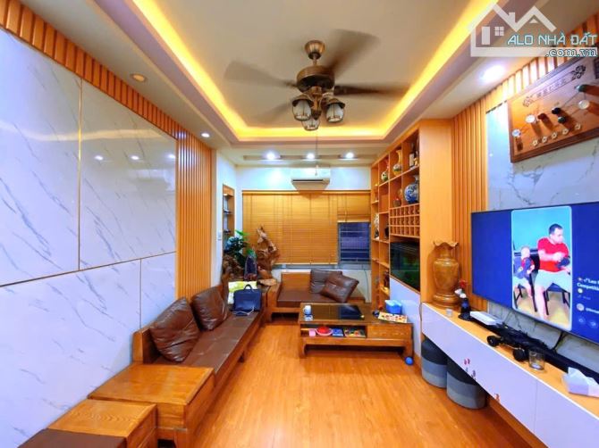 Bán nhà mặt phố Mai Dịch, 20,9 tỷ, 46m2, 5PN, 4WC, giá tốt, uy tín, Q. Cầu Giấy, HN - 3