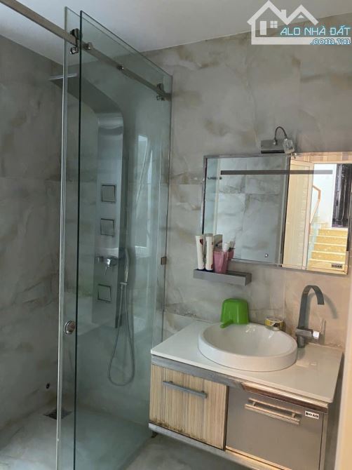 Gấp bán nhà 5 tầng mặt tiền đường Huỳnh Tấn Phát - 4