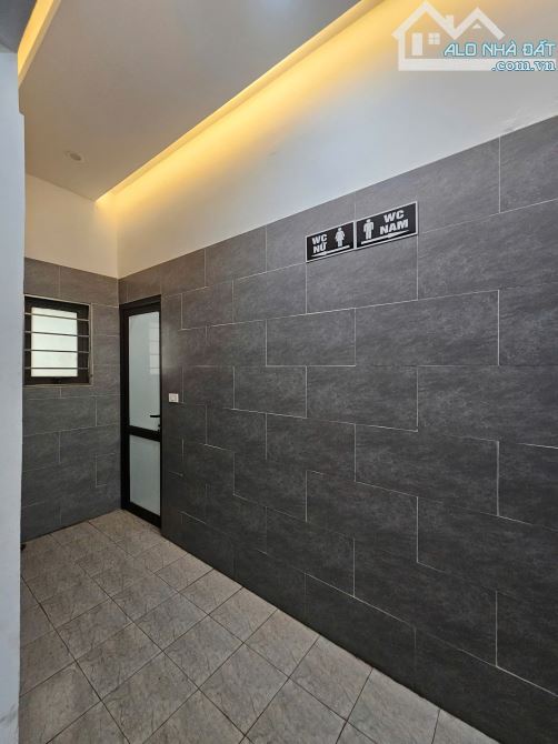 Bán nhà 3 Tầng Mặt Quốc Lộ 1A . Xuân Ổ B . dt 200m . mt 10m . hướng ĐN . giá 25 tỷ - 4