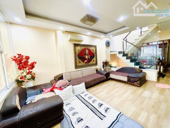 CÁCH MẶT TIỀN 1 CĂN - XE HƠI TRÁNH - CHDV - KẾ QUẬN 1 - CHỈ 12.5 Tỷ - 4