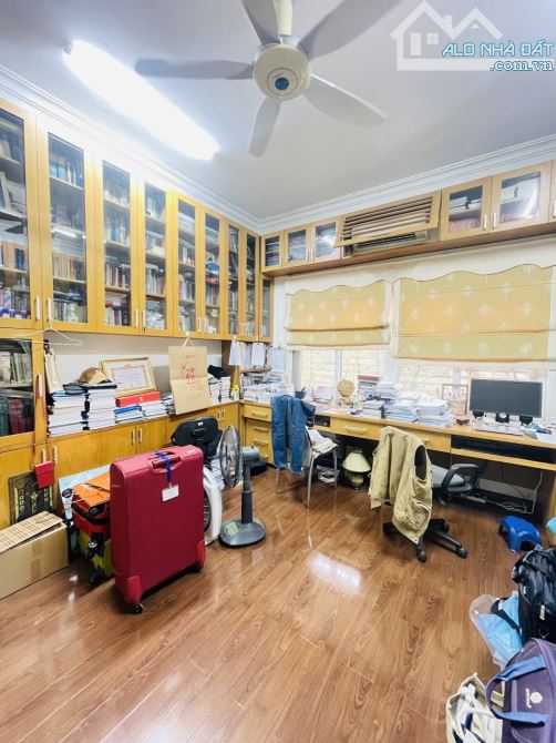 Phân Lô Kinh Doanh , gara 3 ô tô , Lê Văn Thiêm ,TX , 60m ,5 tầng nhỉnh 18 tỷ - 4