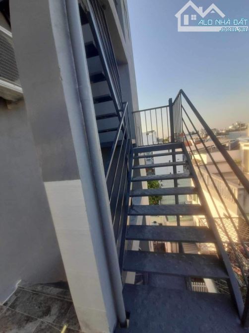 Tòa nhà HXH _ P14 Gò Vấp. DT 140m2. 6 tầng có thang máy. Ngang 8.5m nở hậu. 18.5 tỷ - 4